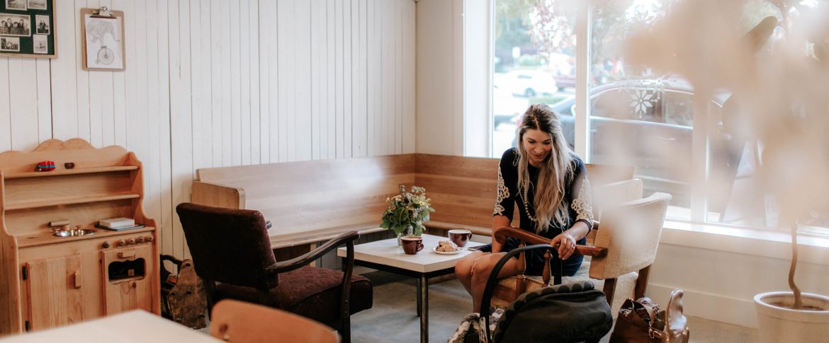 Old Hand Coffee Shop Abbotsford | Photo by Julie Christine Photography