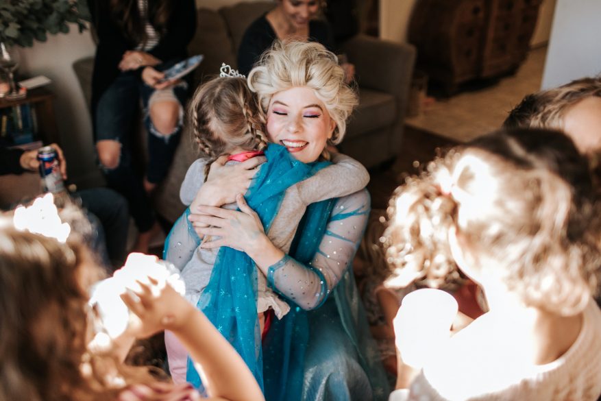 Frozen Themed Birthday Party Decorations and Ideas