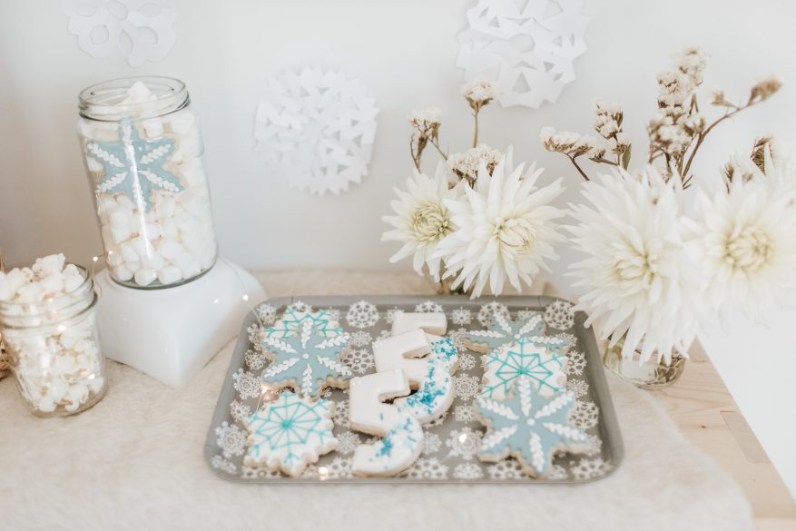 Frozen Themed Birthday Party Decorations and Ideas