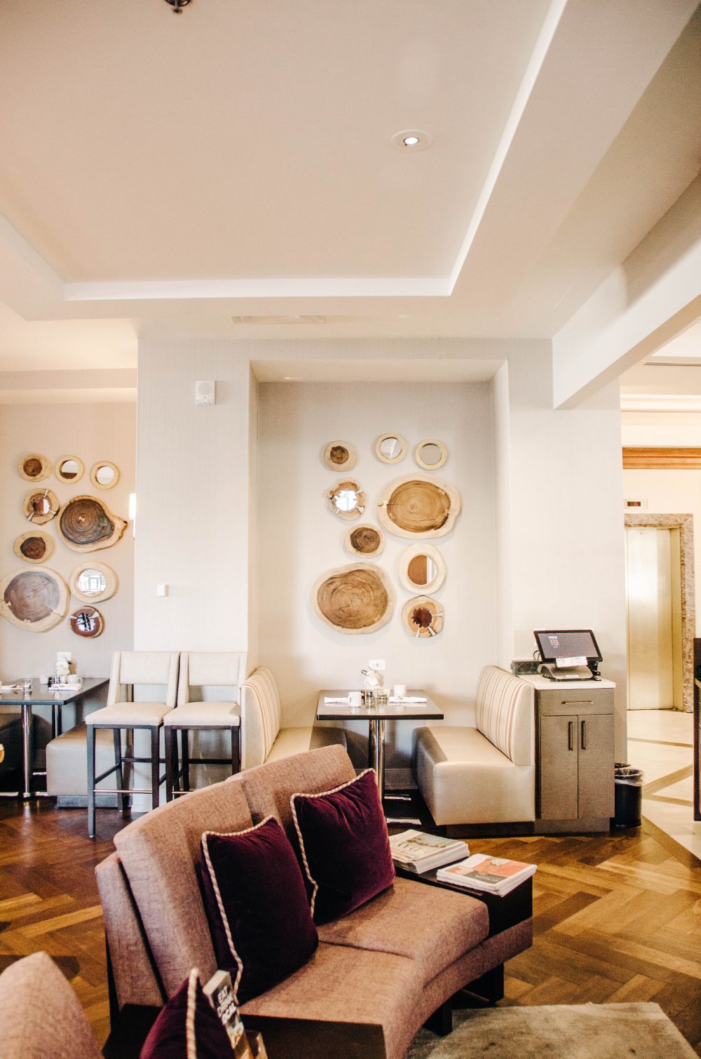 Marriott Hotel Restaurant Fire and Water | 10 Things to do in Victoira BC