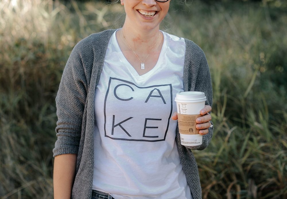 Casual Mom Style // Coffee and a Graphic Tee