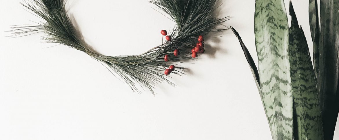 DIY Easy and Simple Holiday Christmas Wreath