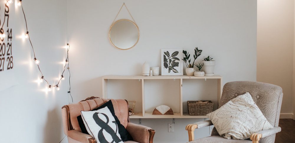 Creating More Space in a Small Living Area | Tips to Open up your Small Space // Photo By Julie Christine Photography